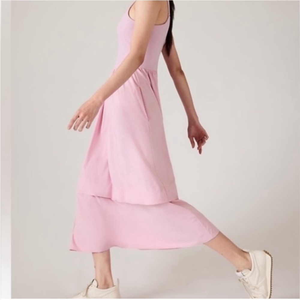 Athleta 🏷️ Elation V-Neck Hybrid Dress - size Large - Begonia Pink